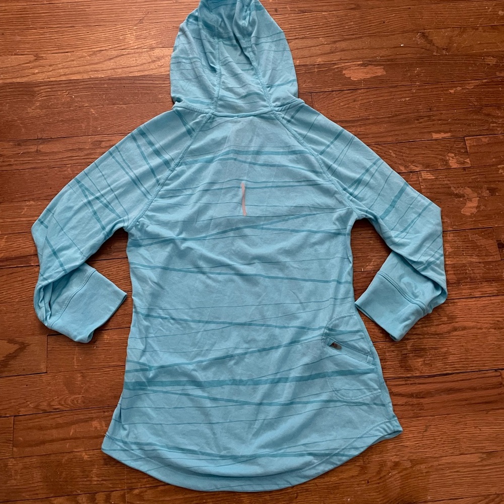 Nike Women’s Pullover - Picture 2 of 6